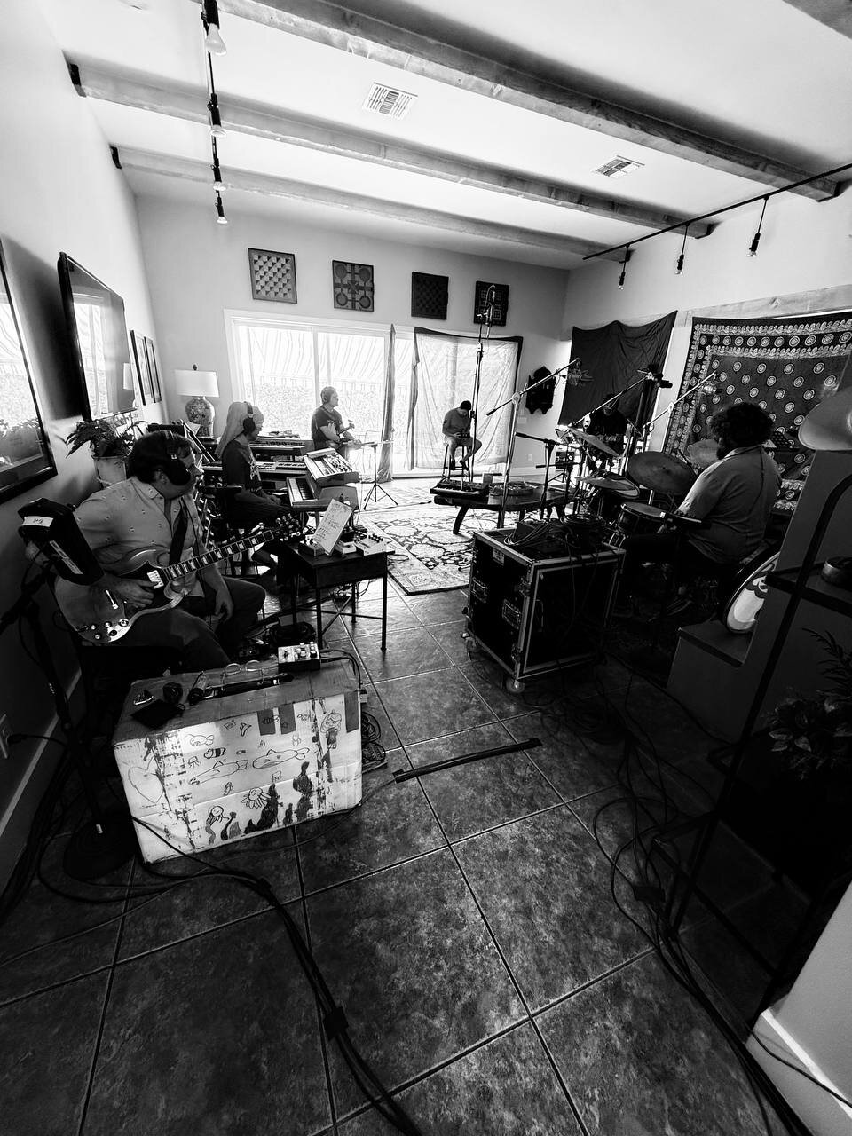 Uncle Lucius tracking live together in one room